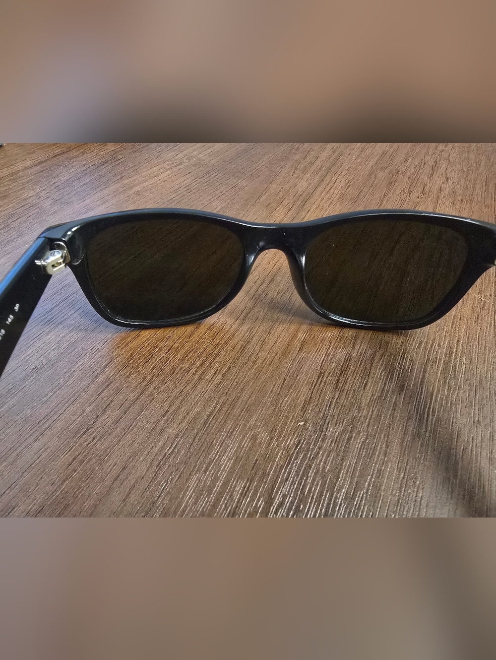 Ray-Ban New Wayfarer RB 2132 901 52-18 3P Black Sunglasses w/ Black Leather Case - Picture 7 of 7
